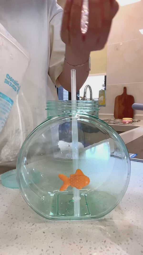 Cute goldfish water cup (cannot hold hot water)